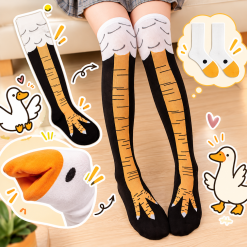 Kaos kaki panjang motif bebek ceker ayam lucu, cute socks fashion.